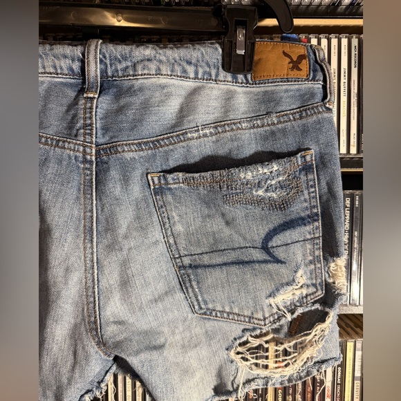 American Eagle Outfitters Women's Ripped Light Blue Jean Shorts - Picture 4 of 6